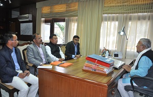 The Governor of Arunachal Pradesh Shri PB Acharya with DCs in the Gyatri Hall at Raj Bhavan Itanagar on 2nd  February� 2017.